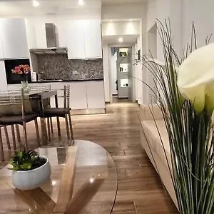 Casa Mia Metro A 100mt , Rome Italy